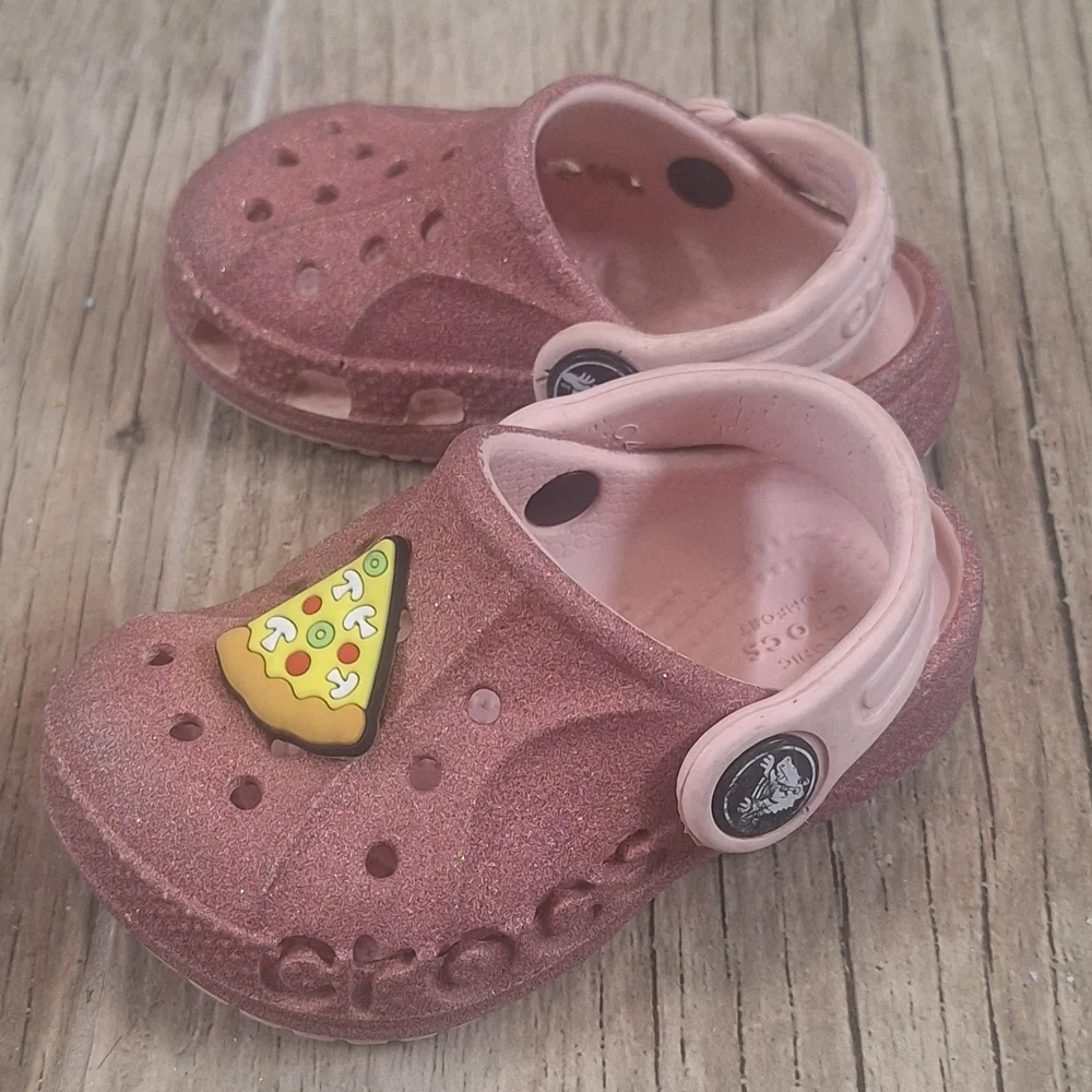 CROCS Kids Sparkly Pink Clogs With Pizza Croc Charm Sz. 4